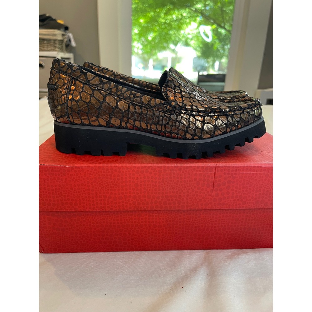 Donald J Pliner Rio2-A7 Bronze Antique Metallic Pebble Leather Lug Loafers 6M
